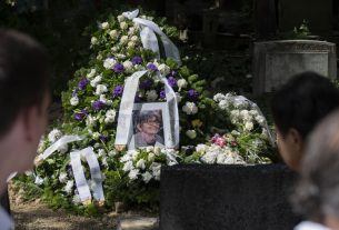 Gyarmathy Lívia Kossuth- és Balázs Béla-díjas filmrendező temetése a Farkasréti temetőben 2022. június 16-án. MTI/Szigetváry Zsolt