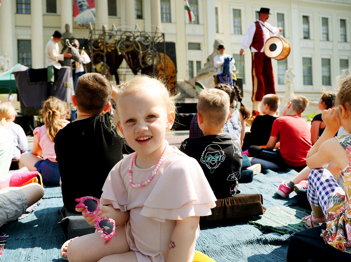 Szeged, Bábszínház, Tengerhab Gyereknap, gyereknap, gyerekek, előadás, báb