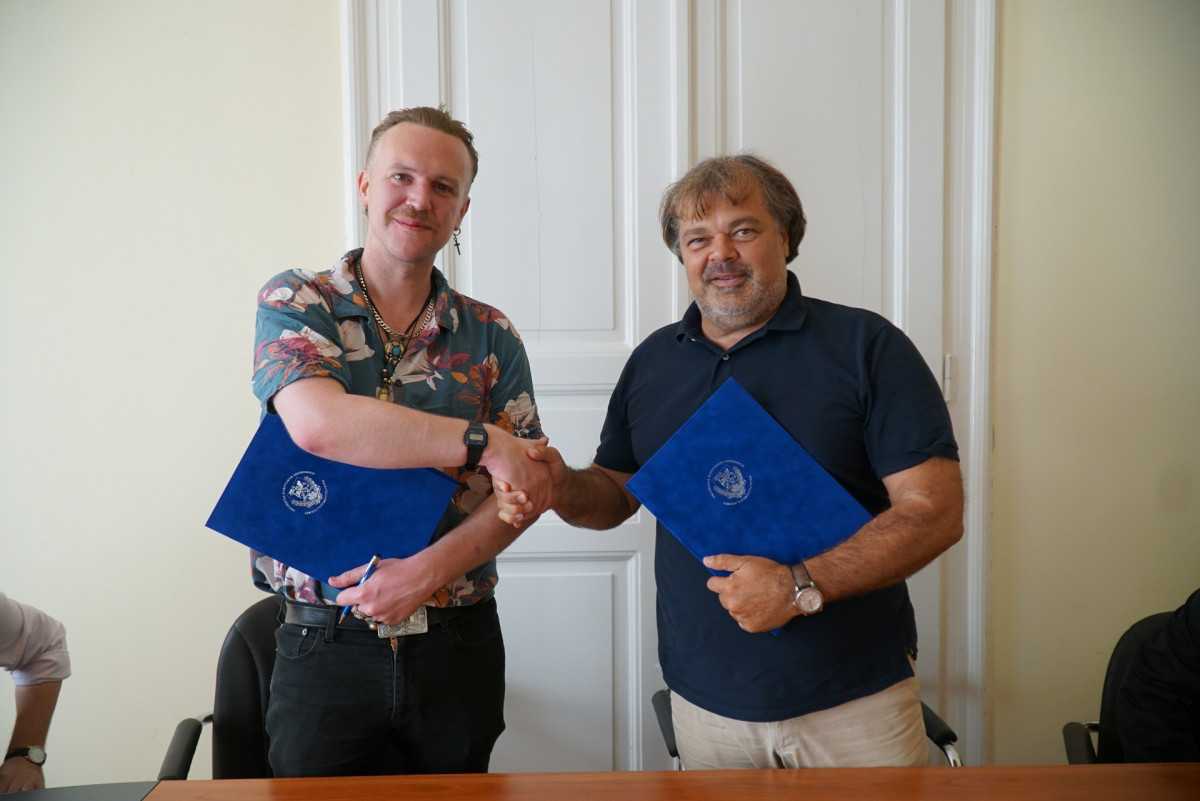 Együttműködési megállapodást kötött a londoni Royal Holloway egyetem az SZTE Bölcsészet- és Társadalomtudományi Karával