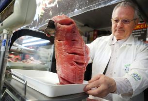 Szeged, karácsony, szaloncukor, gyümölcs, hal, hús, dió, mák, savanyú káposzta, Mars téri piac